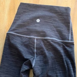lululemon legging barely worn, perfect condition!!